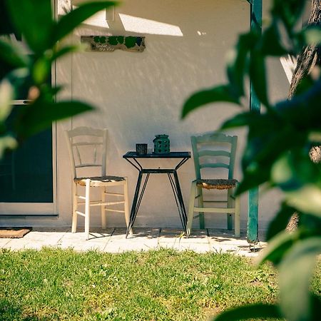 Apartamento Under The Vine Garden House Platánion Exterior foto