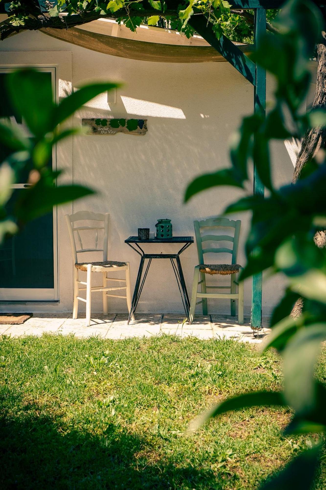 Apartamento Under The Vine Garden House Platánion Exterior foto